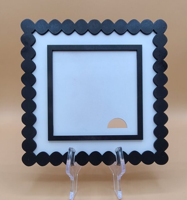 Pearl frame - black and white