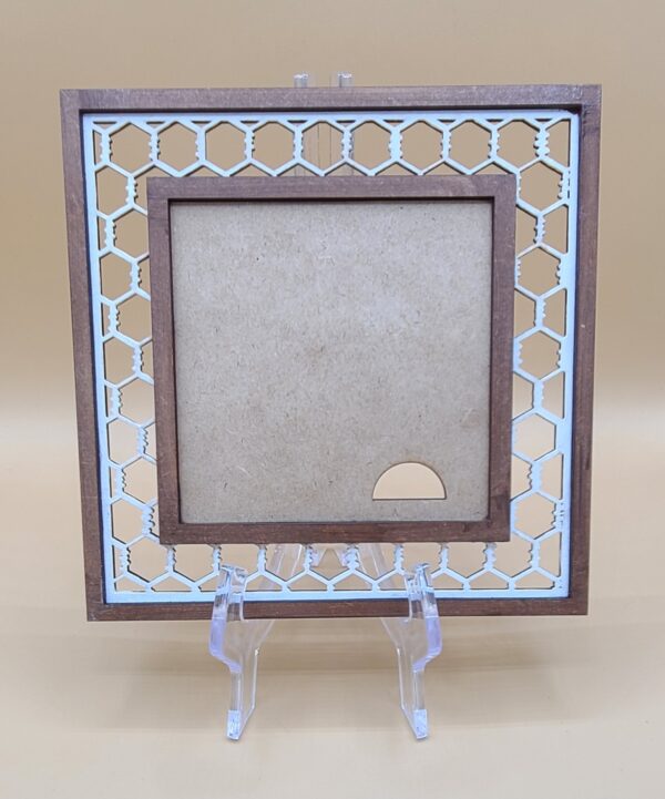 Chicken Wire Single - brown and white